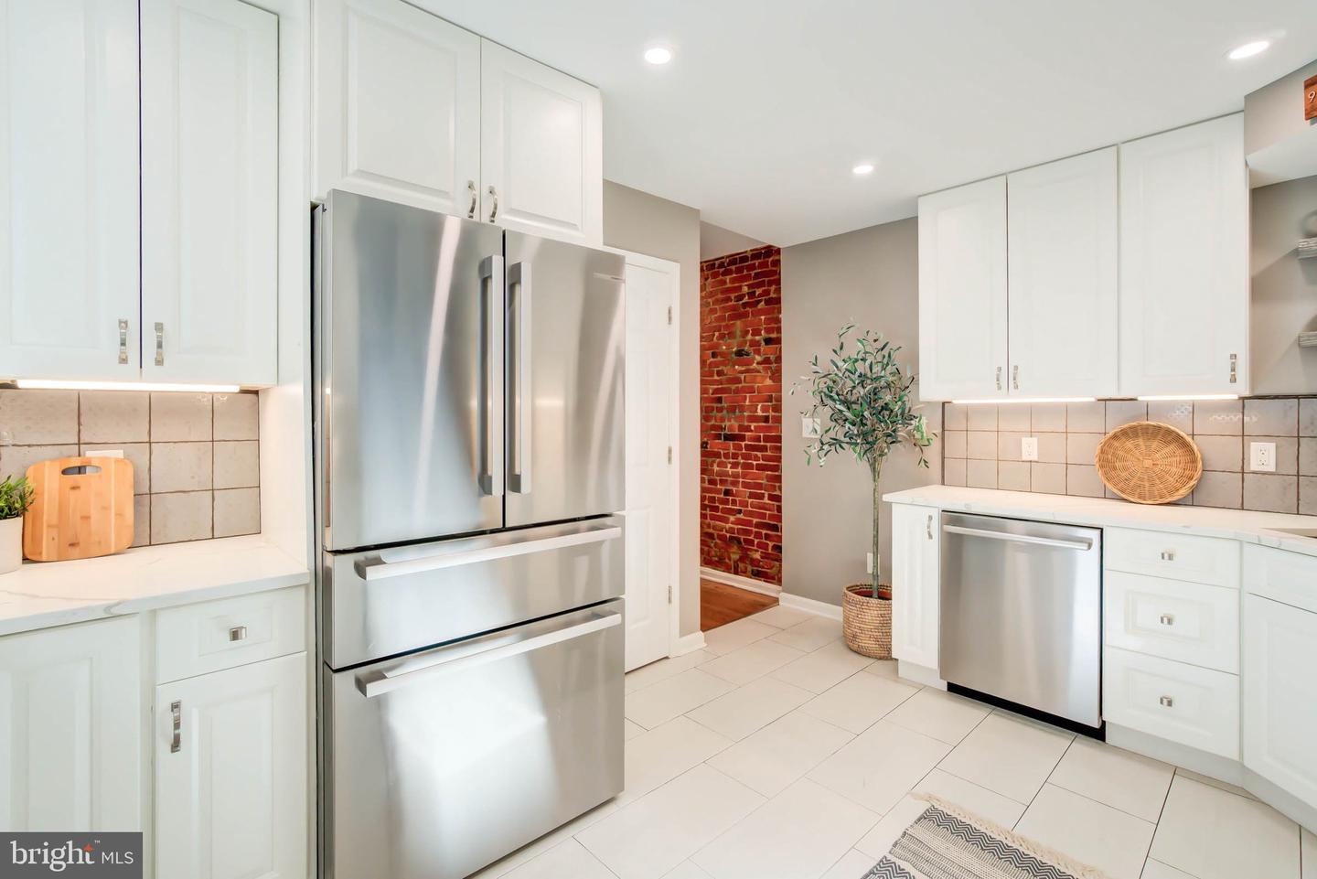 819 11TH ST NE, WASHINGTON, District Of Columbia 20002, 3 Bedrooms Bedrooms, ,2 BathroomsBathrooms,Residential,For sale,819 11TH ST NE,DCDC2227562 MLS # DCDC2227562