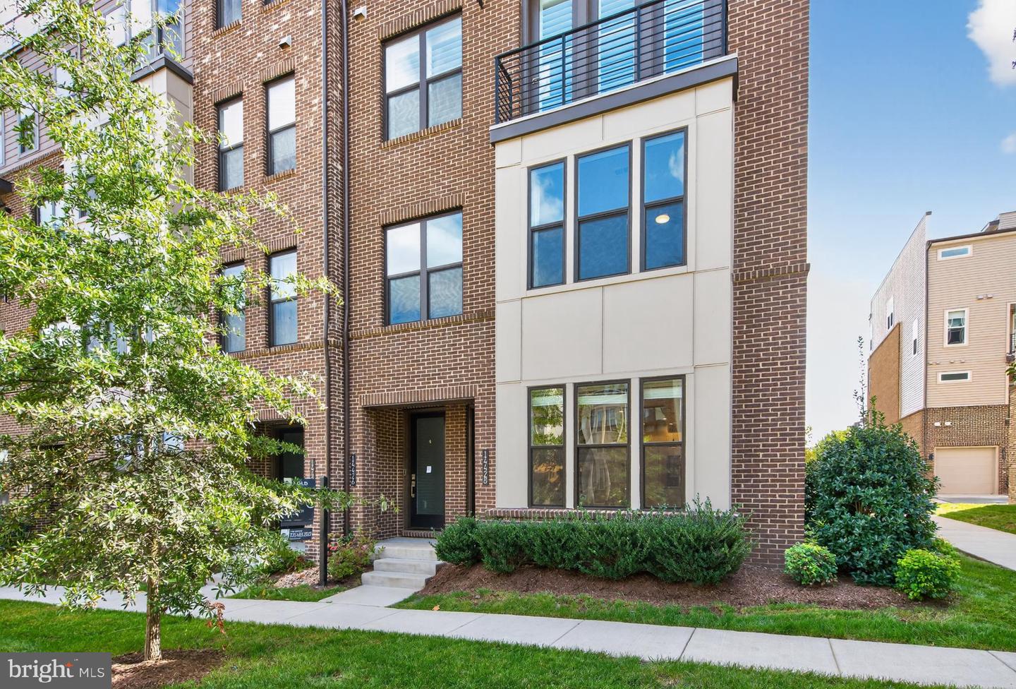 14428 BECKETT GLEN CIR #905, CHANTILLY, Virginia 20151, 3 Bedrooms Bedrooms, 8 Rooms Rooms,2 BathroomsBathrooms,Residential,For sale,14428 BECKETT GLEN CIR #905,VAFX2274990 MLS # VAFX2274990