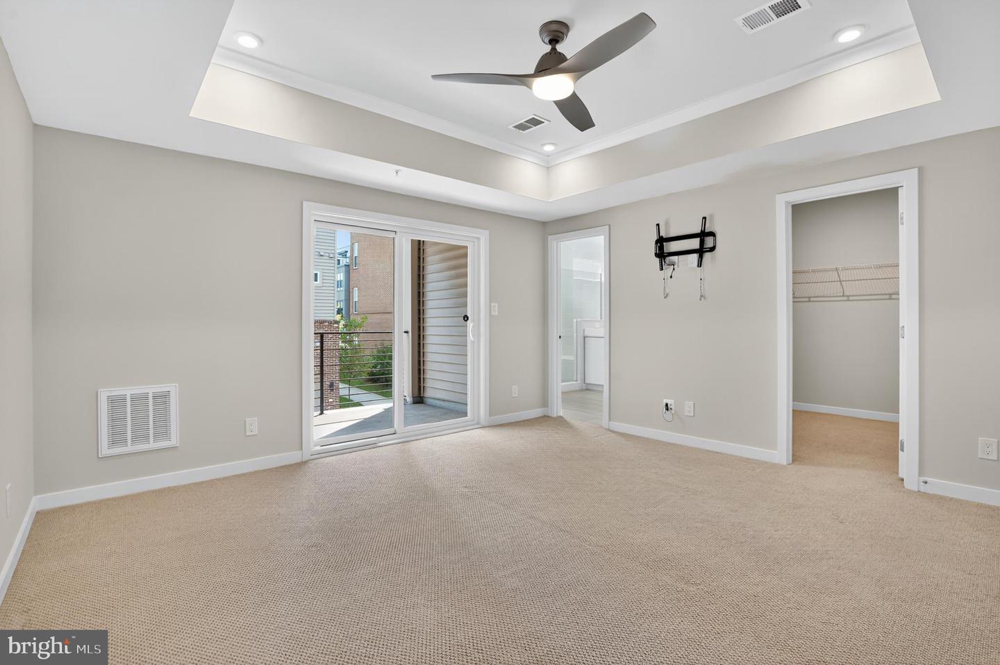 14428 BECKETT GLEN CIR #905, CHANTILLY, Virginia 20151, 3 Bedrooms Bedrooms, 8 Rooms Rooms,2 BathroomsBathrooms,Residential,For sale,14428 BECKETT GLEN CIR #905,VAFX2274990 MLS # VAFX2274990