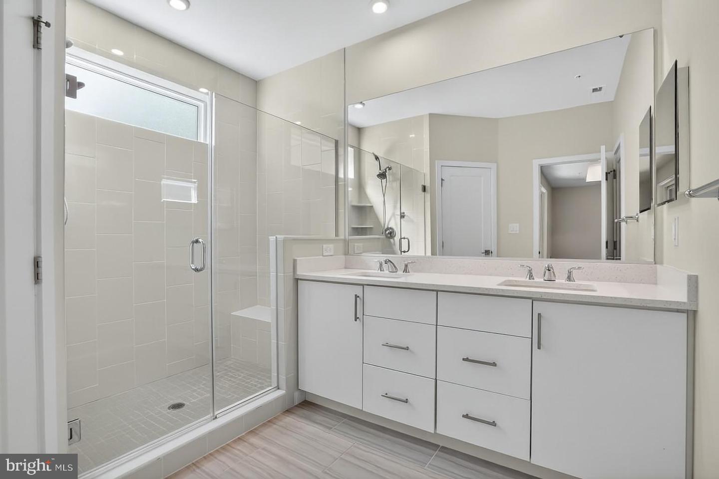 14428 BECKETT GLEN CIR #905, CHANTILLY, Virginia 20151, 3 Bedrooms Bedrooms, 8 Rooms Rooms,2 BathroomsBathrooms,Residential,For sale,14428 BECKETT GLEN CIR #905,VAFX2274990 MLS # VAFX2274990