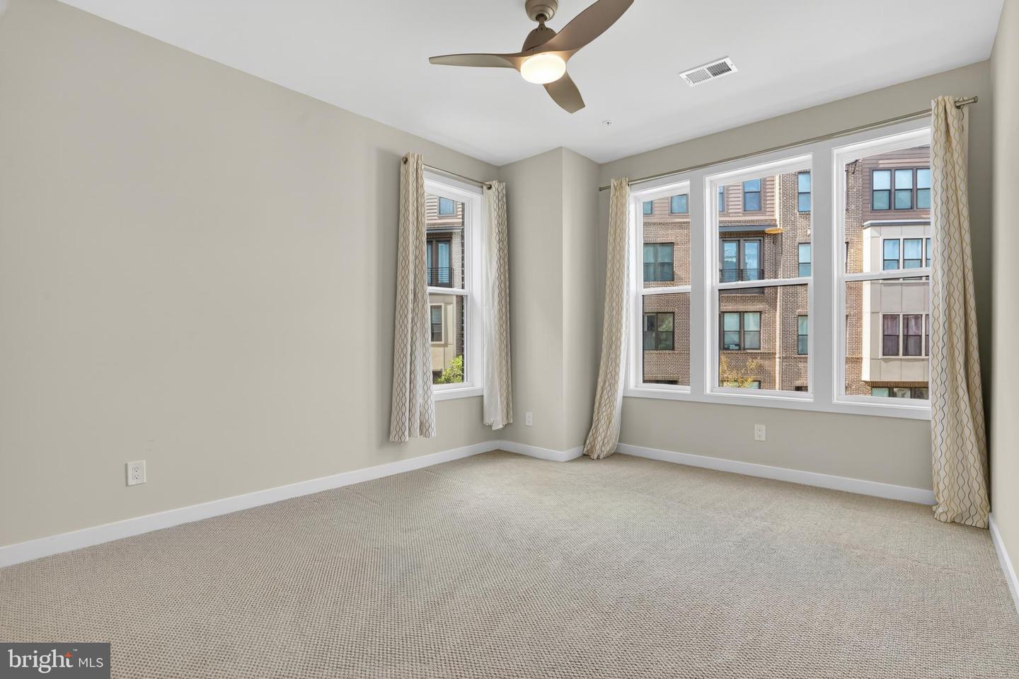 14428 BECKETT GLEN CIR #905, CHANTILLY, Virginia 20151, 3 Bedrooms Bedrooms, 8 Rooms Rooms,2 BathroomsBathrooms,Residential,For sale,14428 BECKETT GLEN CIR #905,VAFX2274990 MLS # VAFX2274990