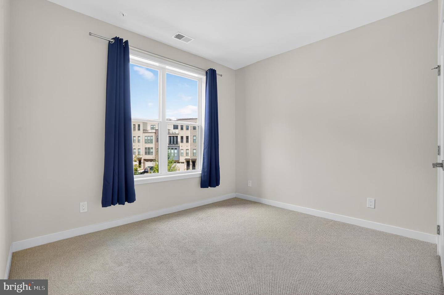 14428 BECKETT GLEN CIR #905, CHANTILLY, Virginia 20151, 3 Bedrooms Bedrooms, 8 Rooms Rooms,2 BathroomsBathrooms,Residential,For sale,14428 BECKETT GLEN CIR #905,VAFX2274990 MLS # VAFX2274990