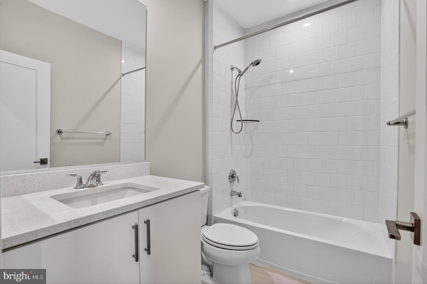 14428 BECKETT GLEN CIR #905, CHANTILLY, Virginia 20151, 3 Bedrooms Bedrooms, 8 Rooms Rooms,2 BathroomsBathrooms,Residential,For sale,14428 BECKETT GLEN CIR #905,VAFX2274990 MLS # VAFX2274990