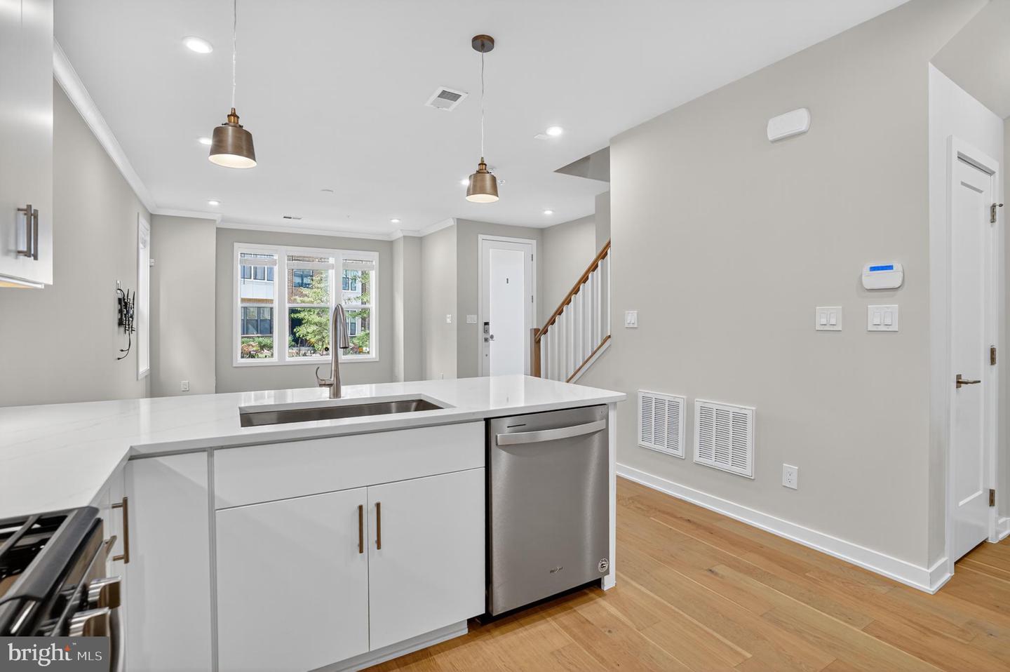 14428 BECKETT GLEN CIR #905, CHANTILLY, Virginia 20151, 3 Bedrooms Bedrooms, 8 Rooms Rooms,2 BathroomsBathrooms,Residential,For sale,14428 BECKETT GLEN CIR #905,VAFX2274990 MLS # VAFX2274990