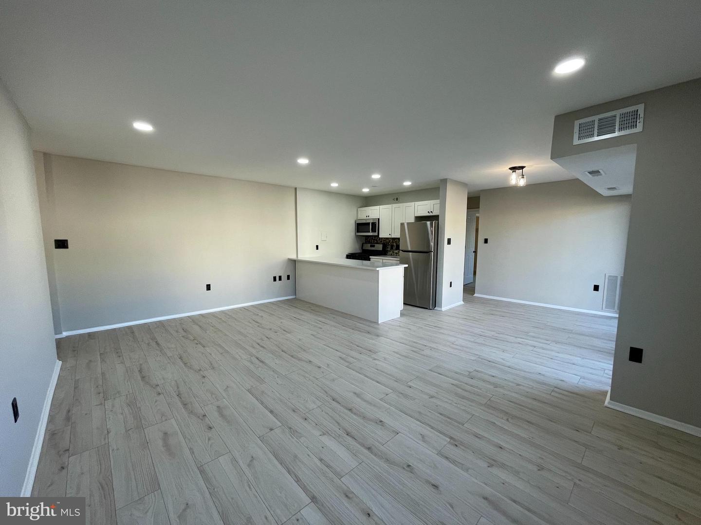 12751 DARA DR #102, WOODBRIDGE, Virginia 22192, 1 Bedroom Bedrooms, ,1 BathroomBathrooms,Residential,For sale,12751 DARA DR #102,VAPW2106230 MLS # VAPW2106230