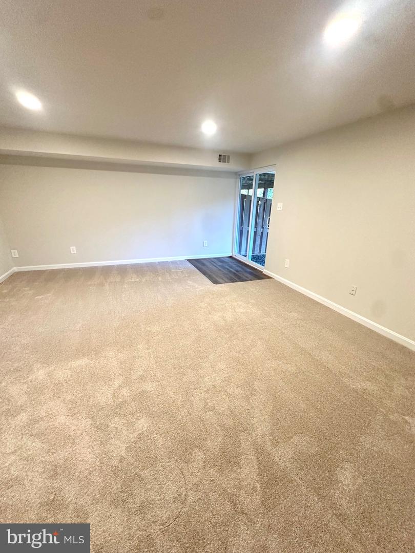 1947 INGLEBROOK DR, WOODBRIDGE, Virginia 22192, 3 Bedrooms Bedrooms, ,3 BathroomsBathrooms,Residential,For sale,1947 INGLEBROOK DR,VAPW2106236 MLS # VAPW2106236