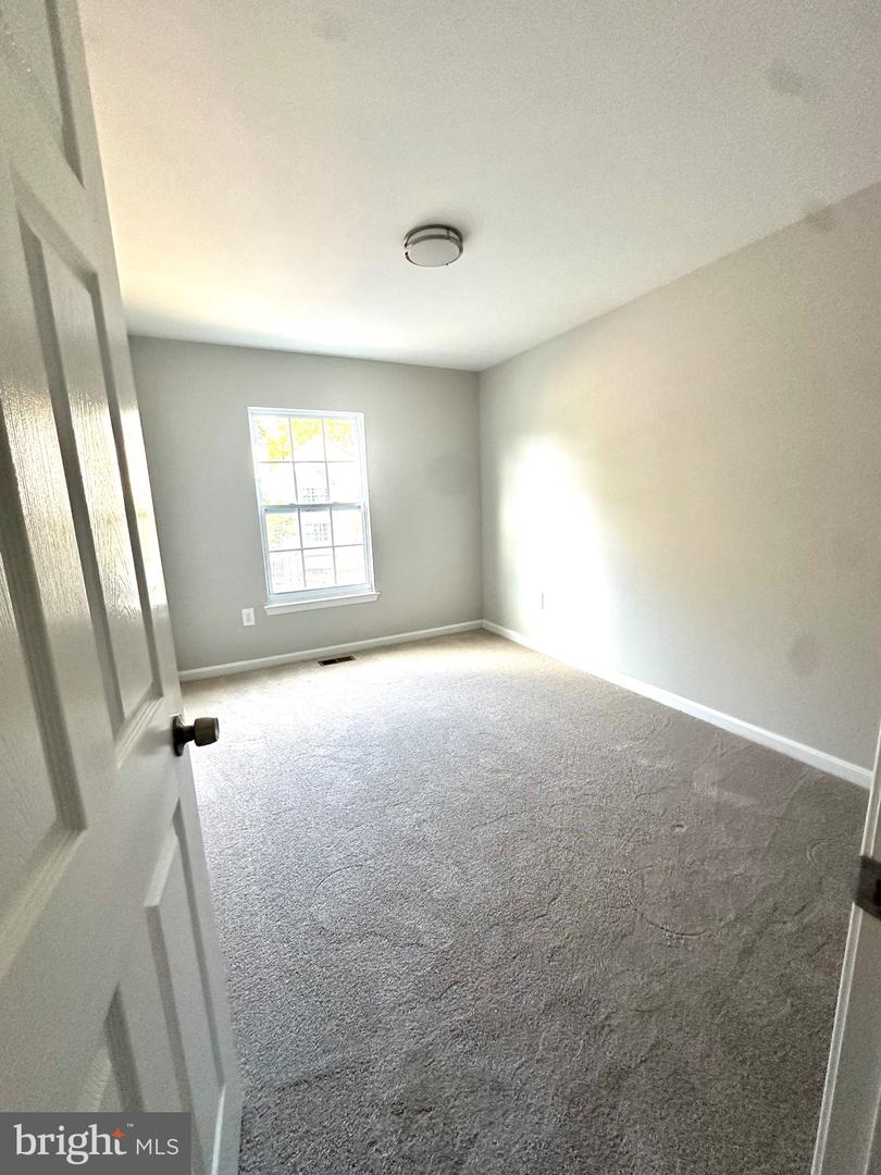 1947 INGLEBROOK DR, WOODBRIDGE, Virginia 22192, 3 Bedrooms Bedrooms, ,3 BathroomsBathrooms,Residential,For sale,1947 INGLEBROOK DR,VAPW2106236 MLS # VAPW2106236