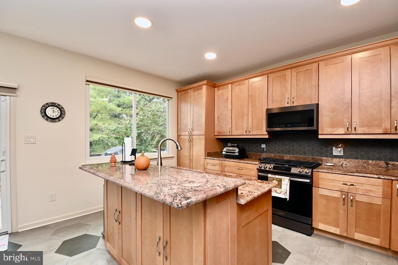 6622 PATENT PARISH LN, ALEXANDRIA, Virginia 22315, ,Residential,For sale,6622 PATENT PARISH LN,VAFX2275018 MLS # VAFX2275018