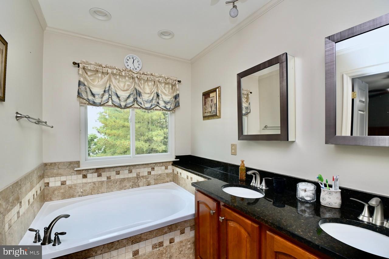 6622 PATENT PARISH LN, ALEXANDRIA, Virginia 22315, ,Residential,For sale,6622 PATENT PARISH LN,VAFX2275018 MLS # VAFX2275018