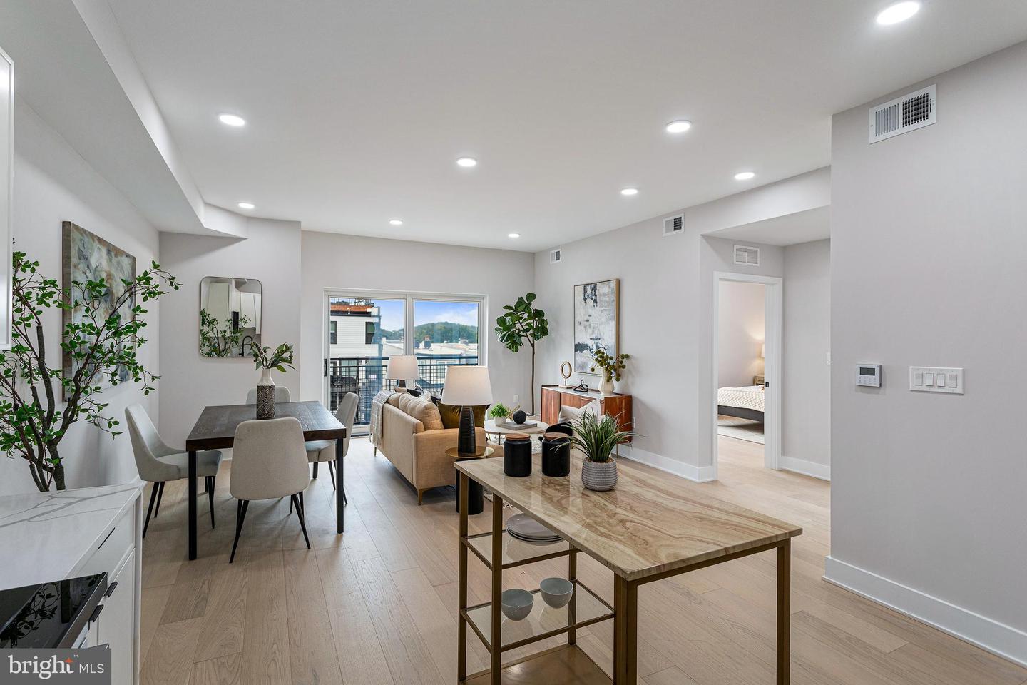 1516 EAST CAPITOL ST NE, WASHINGTON, District Of Columbia 20003, 2 Bedrooms Bedrooms, ,2 BathroomsBathrooms,Residential,For sale,1516 EAST CAPITOL ST NE,DCDC2227598 MLS # DCDC2227598