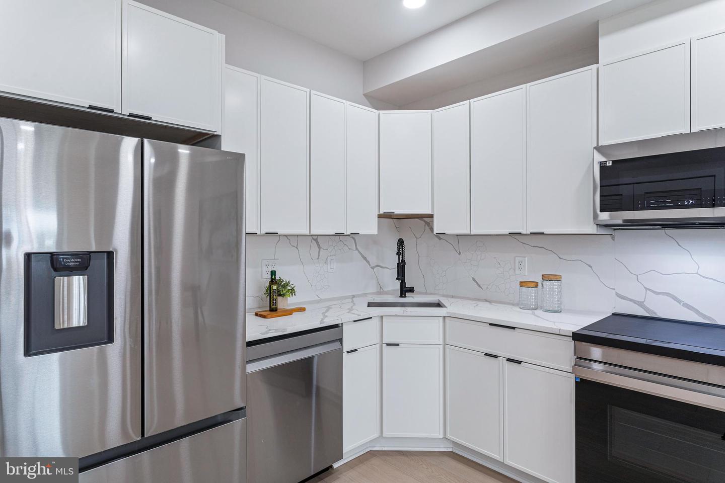 1516 EAST CAPITOL ST NE, WASHINGTON, District Of Columbia 20003, 2 Bedrooms Bedrooms, ,2 BathroomsBathrooms,Residential,For sale,1516 EAST CAPITOL ST NE,DCDC2227598 MLS # DCDC2227598