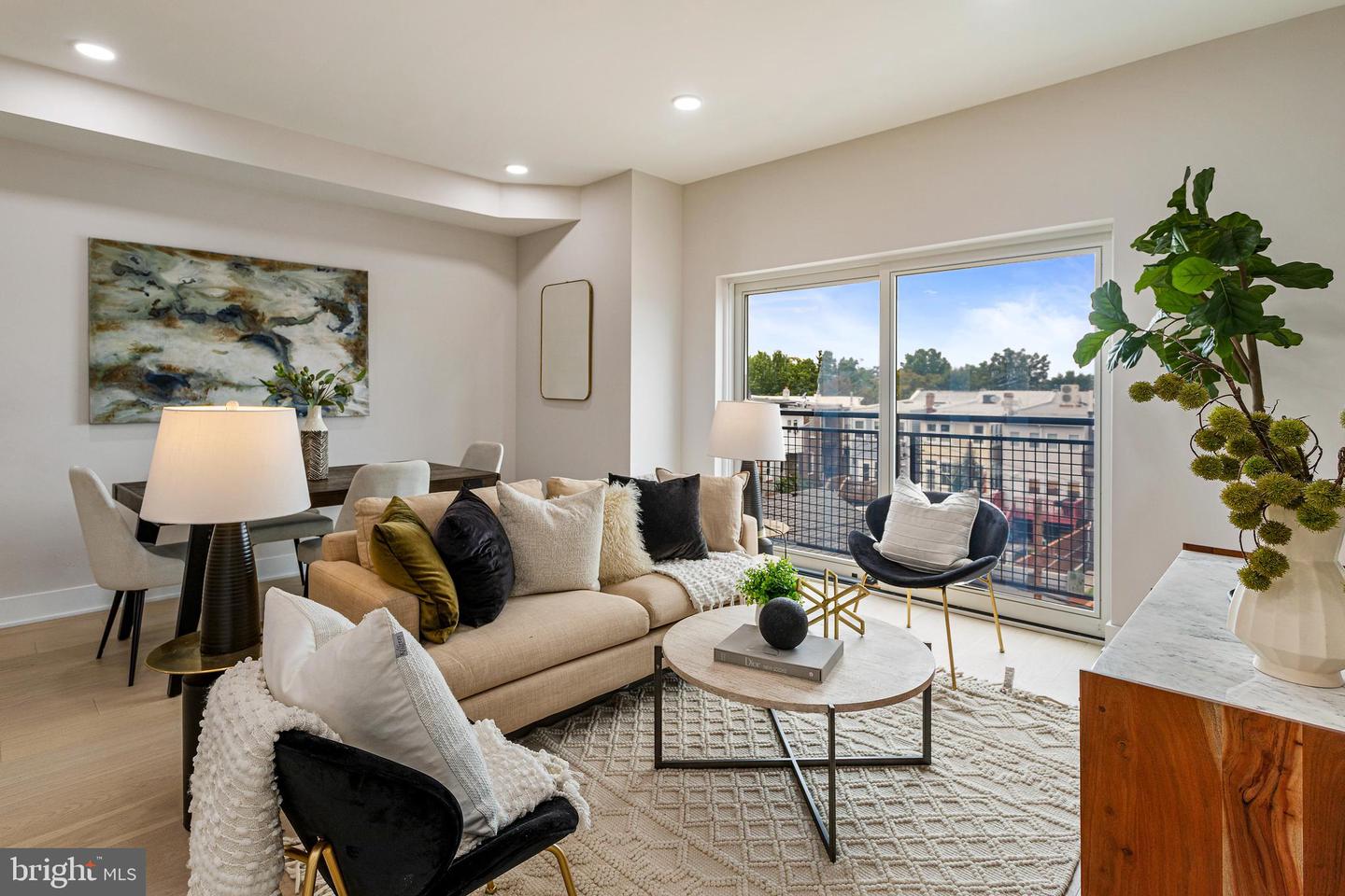 1516 EAST CAPITOL ST NE, WASHINGTON, District Of Columbia 20003, 2 Bedrooms Bedrooms, ,2 BathroomsBathrooms,Residential,For sale,1516 EAST CAPITOL ST NE,DCDC2227598 MLS # DCDC2227598