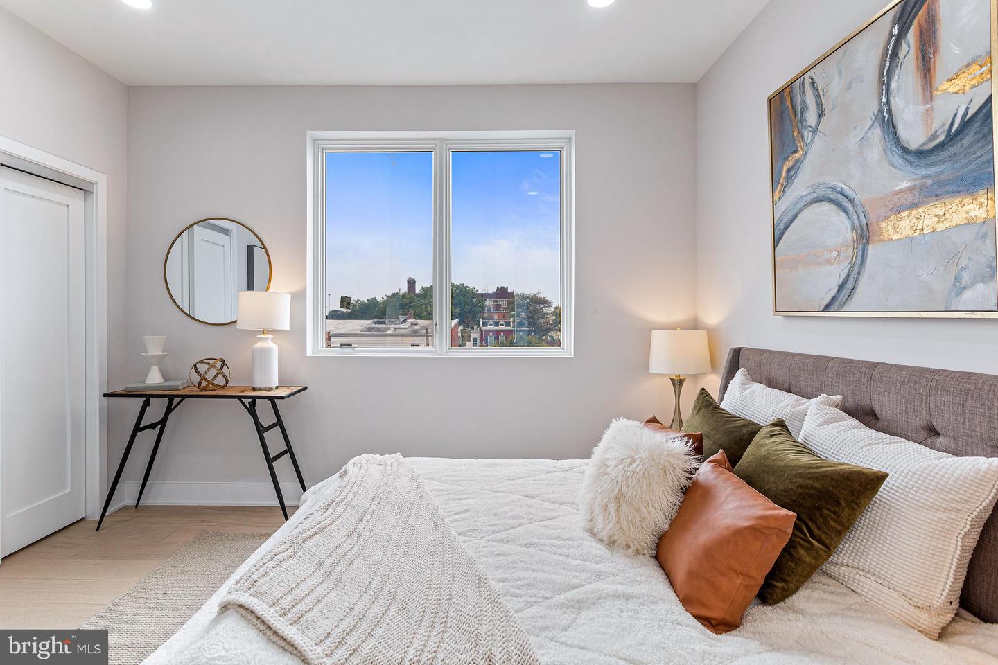 1516 EAST CAPITOL ST NE, WASHINGTON, District Of Columbia 20003, 2 Bedrooms Bedrooms, ,2 BathroomsBathrooms,Residential,For sale,1516 EAST CAPITOL ST NE,DCDC2227598 MLS # DCDC2227598