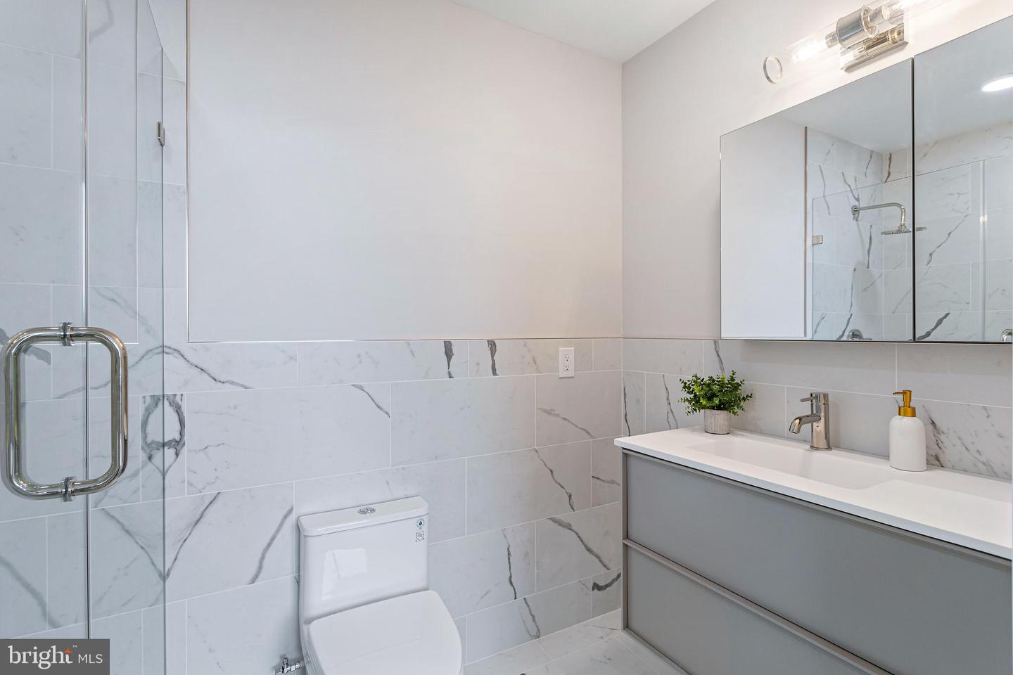 1516 EAST CAPITOL ST NE, WASHINGTON, District Of Columbia 20003, 2 Bedrooms Bedrooms, ,2 BathroomsBathrooms,Residential,For sale,1516 EAST CAPITOL ST NE,DCDC2227598 MLS # DCDC2227598