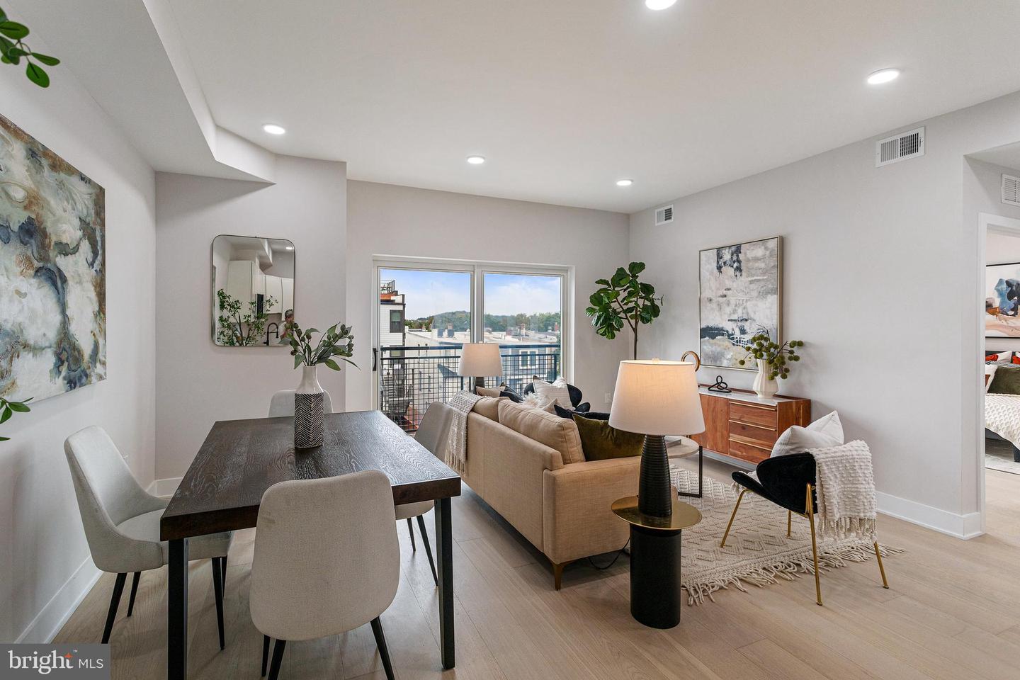 1516 EAST CAPITOL ST NE, WASHINGTON, District Of Columbia 20003, 2 Bedrooms Bedrooms, ,2 BathroomsBathrooms,Residential,For sale,1516 EAST CAPITOL ST NE,DCDC2227598 MLS # DCDC2227598