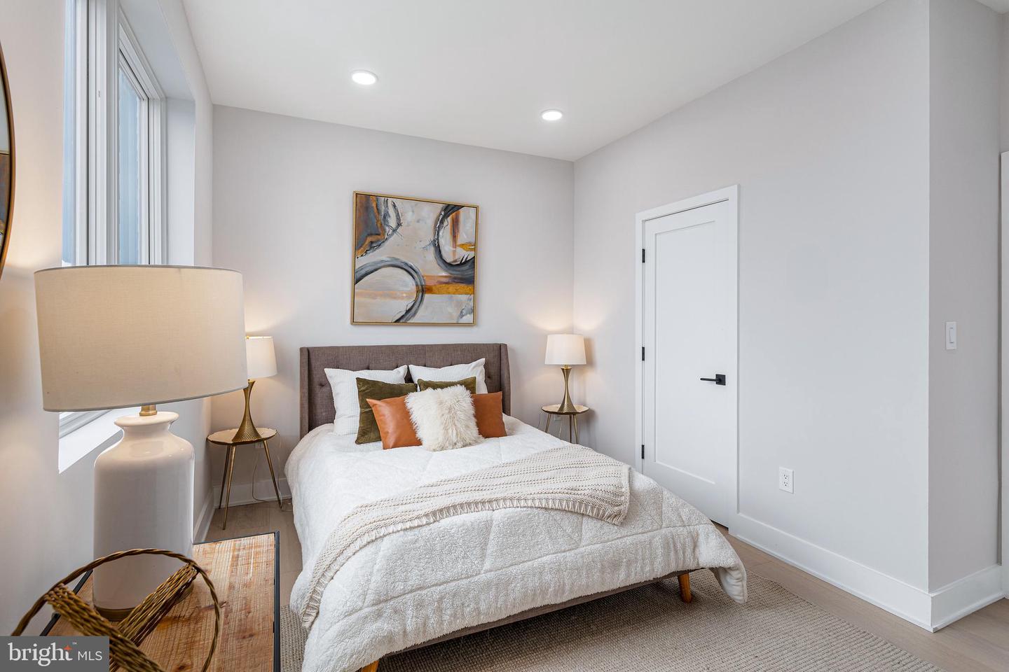 1516 EAST CAPITOL ST NE, WASHINGTON, District Of Columbia 20003, 2 Bedrooms Bedrooms, ,2 BathroomsBathrooms,Residential,For sale,1516 EAST CAPITOL ST NE,DCDC2227598 MLS # DCDC2227598