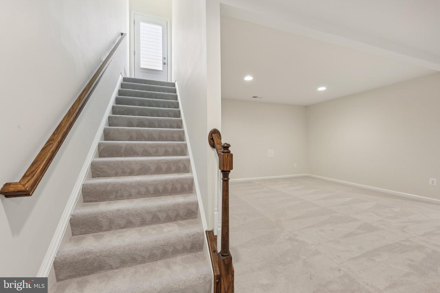 1023 THEMIS ST SE, LEESBURG, Virginia 20175, 5 Bedrooms Bedrooms, ,4 BathroomsBathrooms,Residential,For sale,1023 THEMIS ST SE,VALO2109162 MLS # VALO2109162