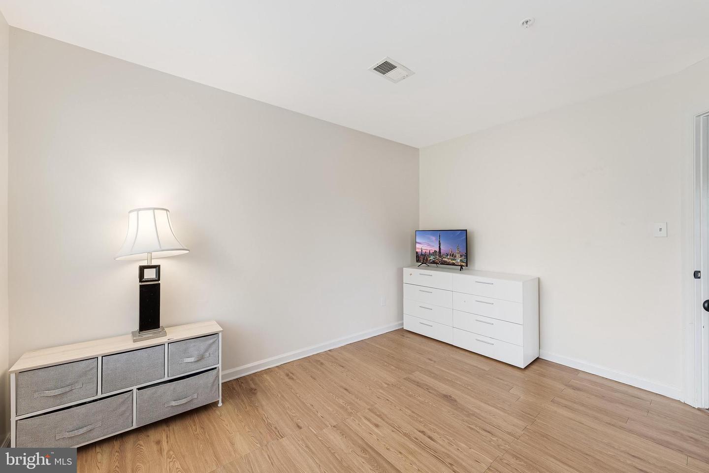8091 LACY DR #101, MANASSAS, Virginia 20109, 3 Bedrooms Bedrooms, ,2 BathroomsBathrooms,Residential,For sale,8091 LACY DR #101,VAPW2106274 MLS # VAPW2106274