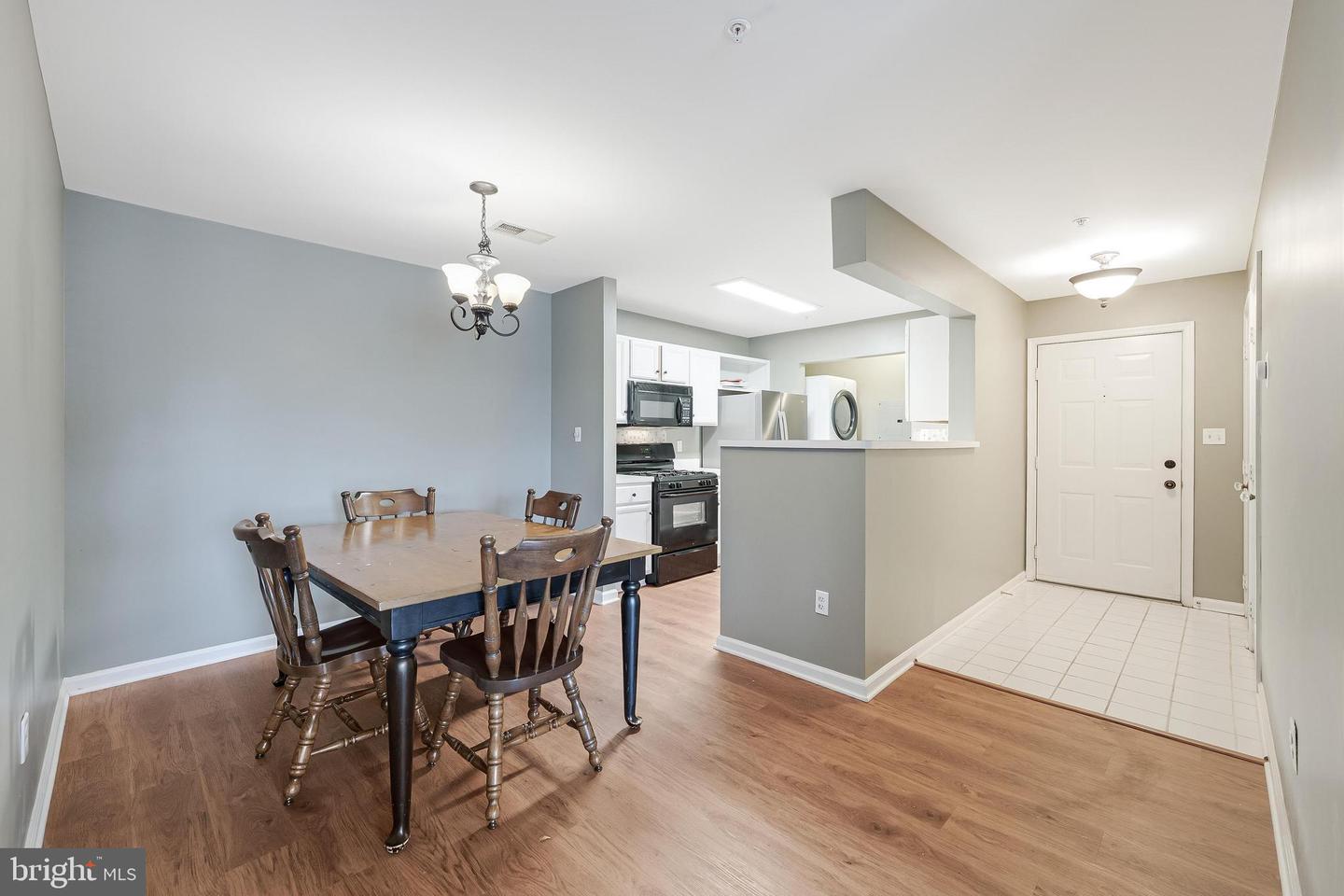 8091 LACY DR #101, MANASSAS, Virginia 20109, 3 Bedrooms Bedrooms, ,2 BathroomsBathrooms,Residential,For sale,8091 LACY DR #101,VAPW2106274 MLS # VAPW2106274
