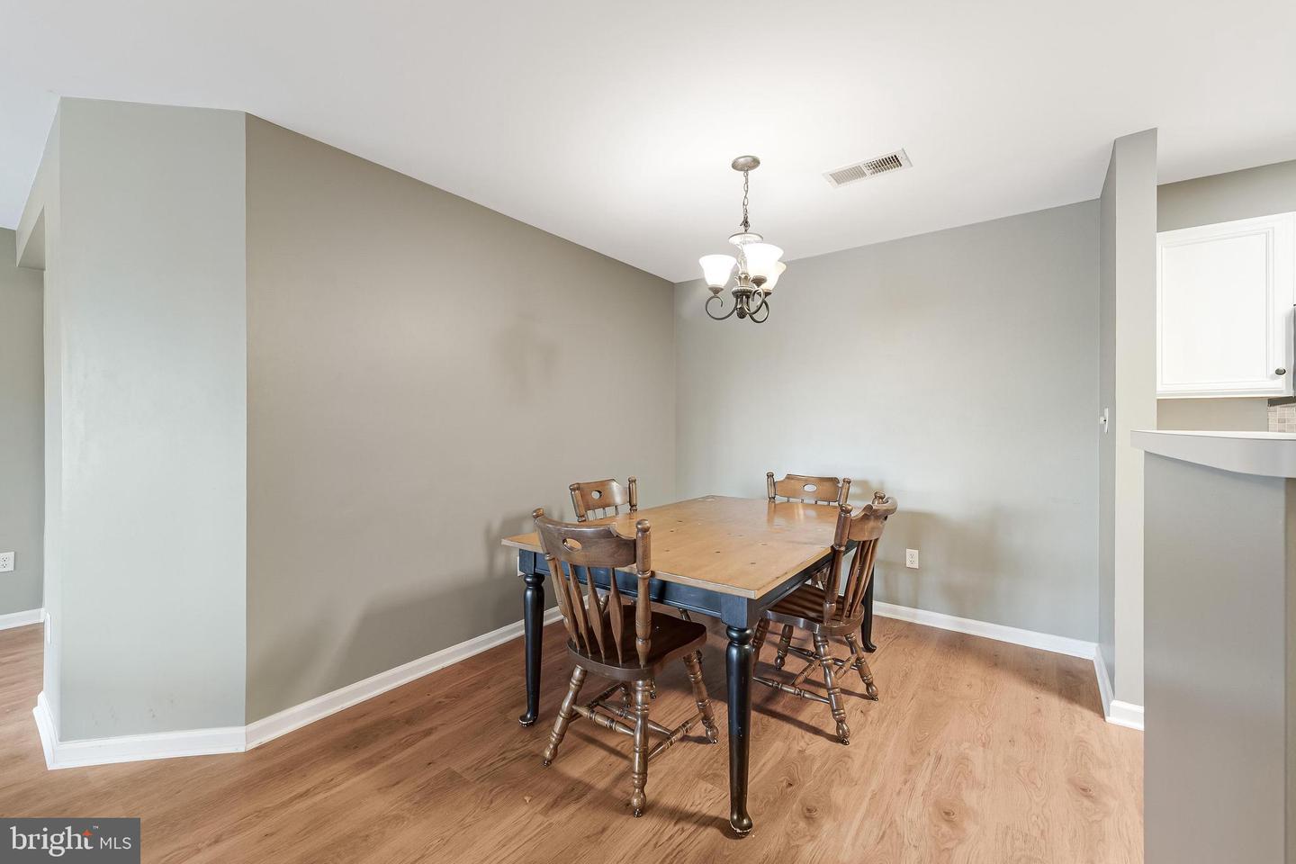 8091 LACY DR #101, MANASSAS, Virginia 20109, 3 Bedrooms Bedrooms, ,2 BathroomsBathrooms,Residential,For sale,8091 LACY DR #101,VAPW2106274 MLS # VAPW2106274