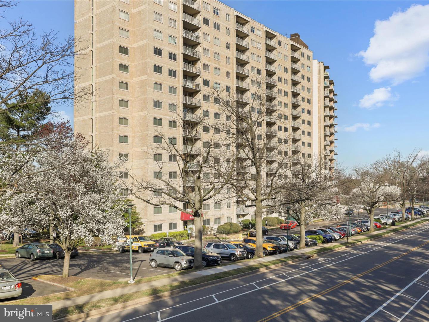 2500 N VAN DORN ST #813, ALEXANDRIA, Virginia 22302, ,1 BathroomBathrooms,Residential,For sale,2500 N VAN DORN ST #813,VAAX2050974 MLS # VAAX2050974