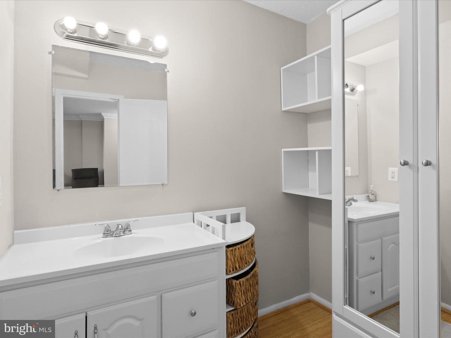 2500 N VAN DORN ST #813, ALEXANDRIA, Virginia 22302, ,1 BathroomBathrooms,Residential,For sale,2500 N VAN DORN ST #813,VAAX2050974 MLS # VAAX2050974