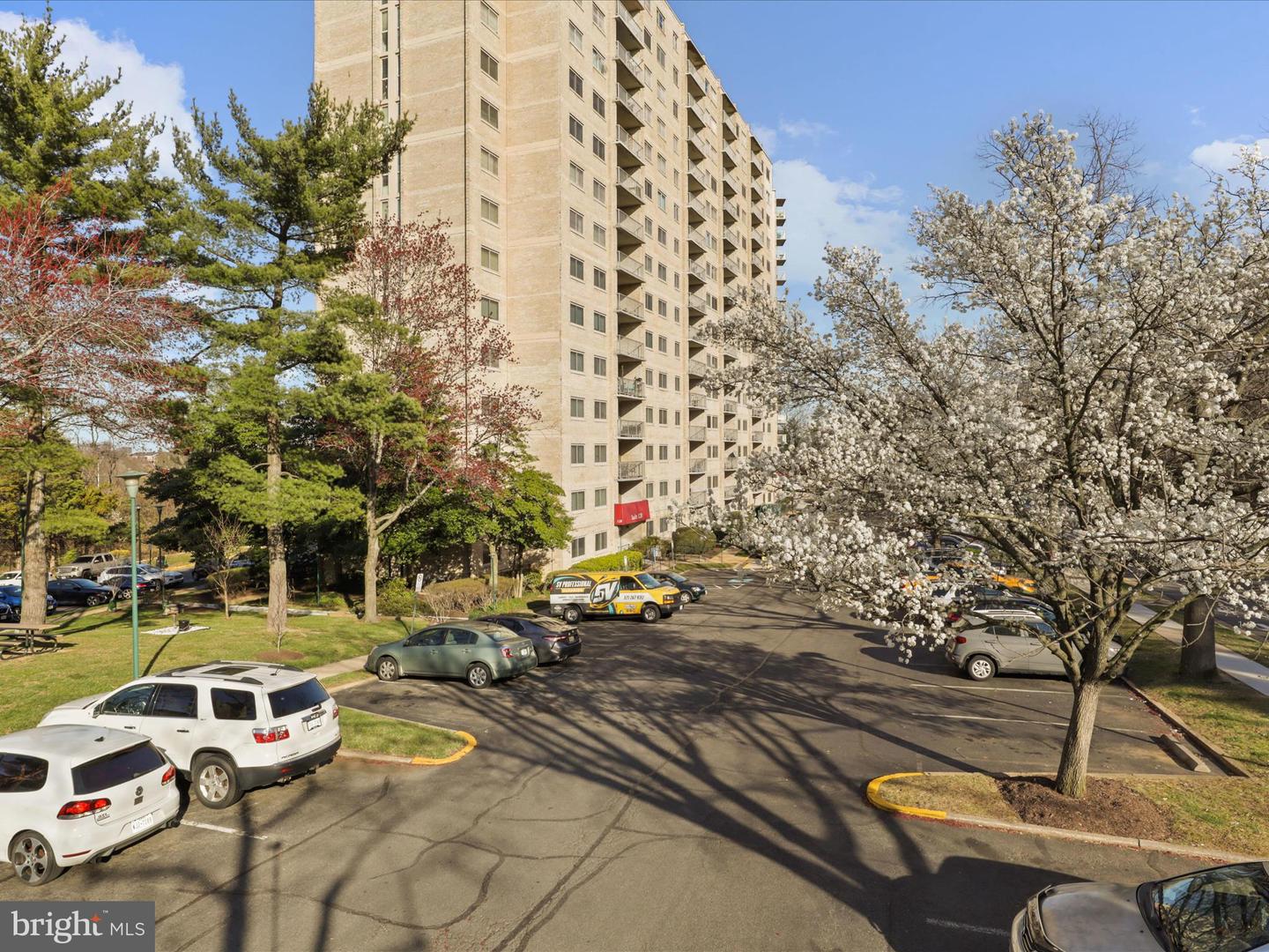 2500 N VAN DORN ST #813, ALEXANDRIA, Virginia 22302, ,1 BathroomBathrooms,Residential,For sale,2500 N VAN DORN ST #813,VAAX2050974 MLS # VAAX2050974
