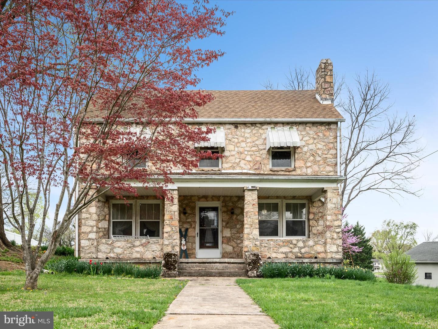 1714 N ROYAL AVE, FRONT ROYAL, Virginia 22630, 4 Bedrooms Bedrooms, ,2 BathroomsBathrooms,Residential,For sale,1714 N ROYAL AVE,VAWR2012584 MLS # VAWR2012584