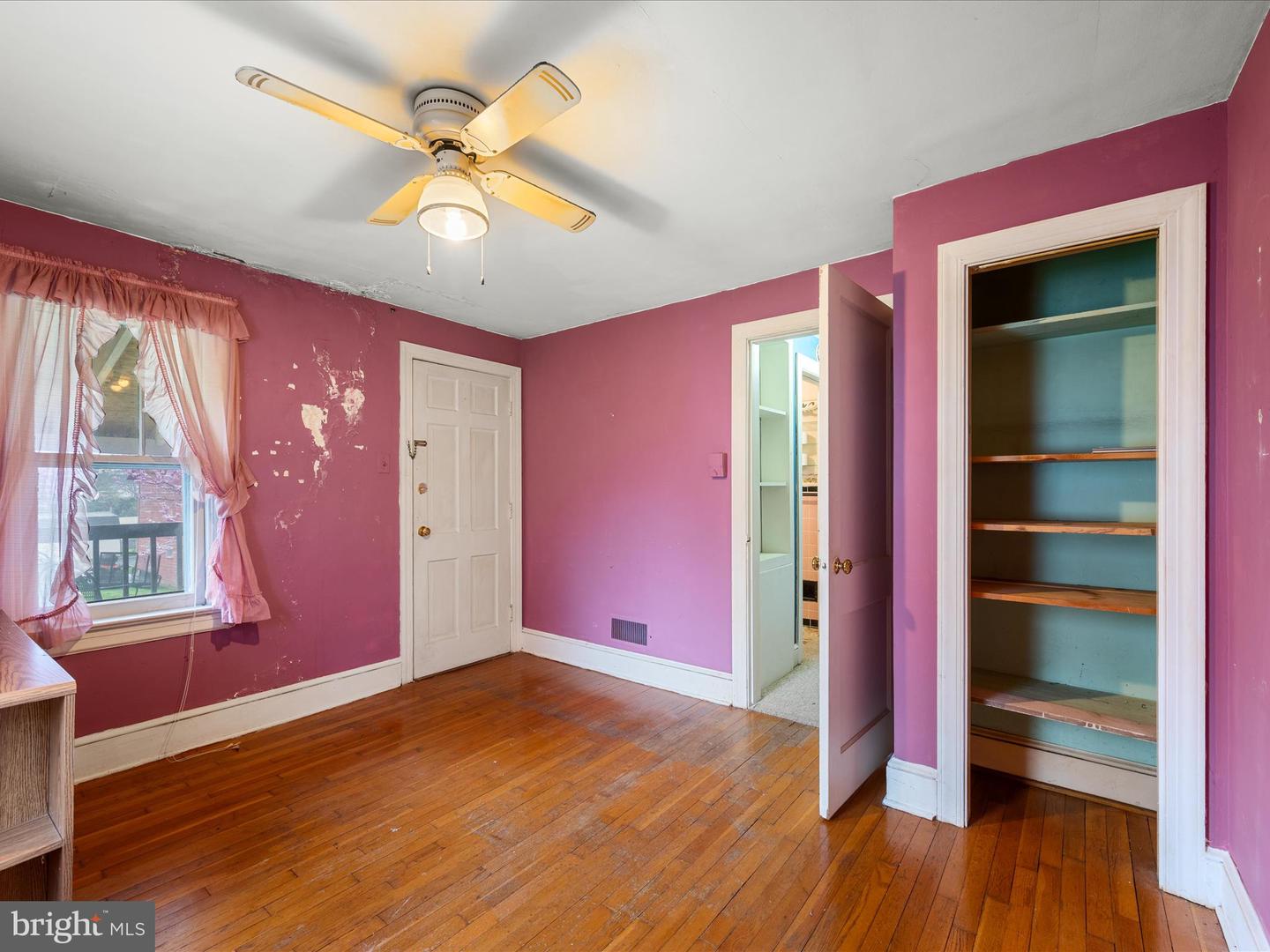 1714 N ROYAL AVE, FRONT ROYAL, Virginia 22630, 4 Bedrooms Bedrooms, ,2 BathroomsBathrooms,Residential,For sale,1714 N ROYAL AVE,VAWR2012584 MLS # VAWR2012584