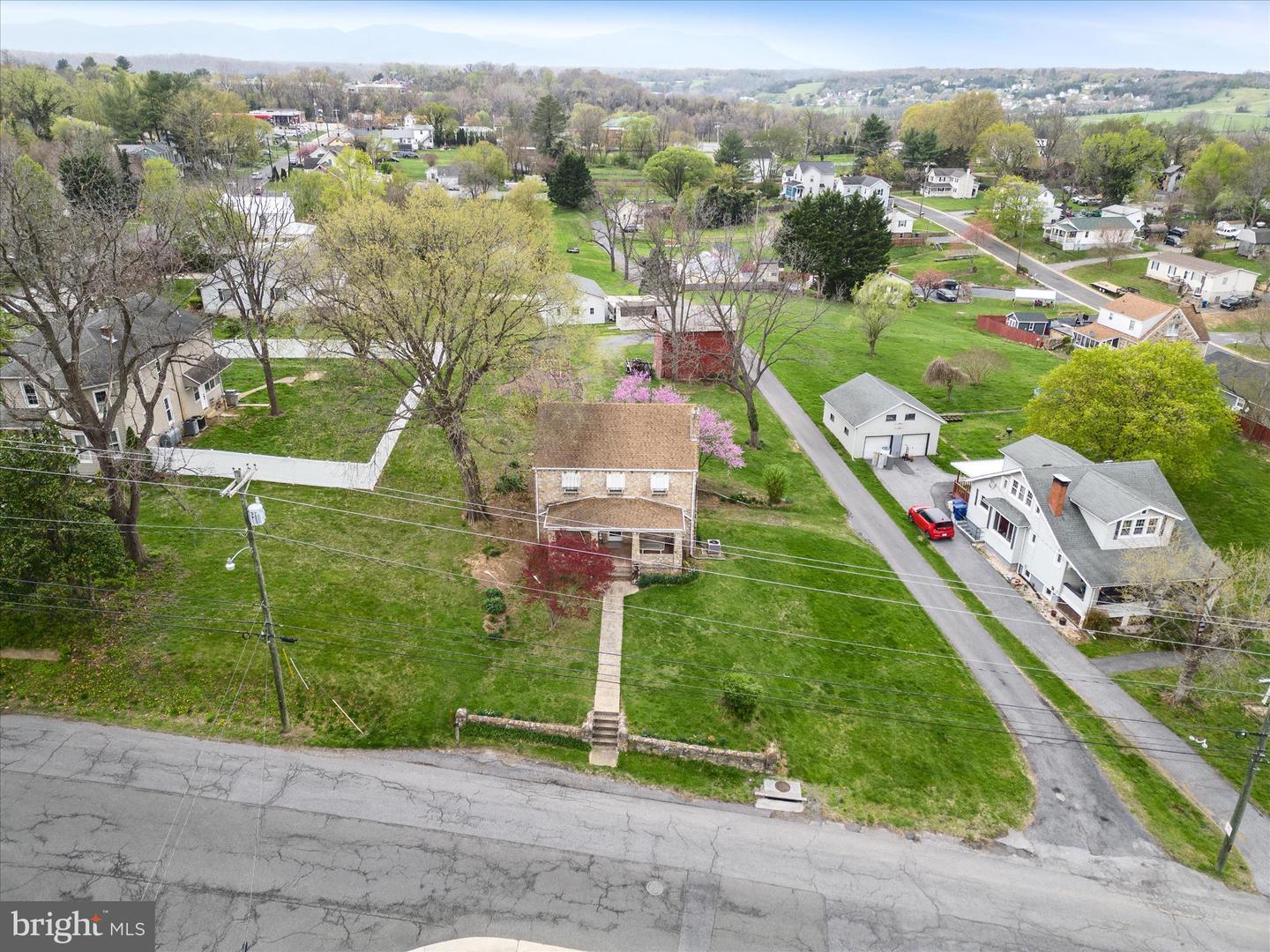 1714 N ROYAL AVE, FRONT ROYAL, Virginia 22630, 4 Bedrooms Bedrooms, ,2 BathroomsBathrooms,Residential,For sale,1714 N ROYAL AVE,VAWR2012584 MLS # VAWR2012584