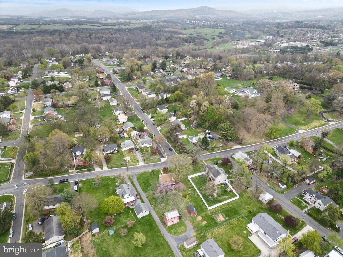 1714 N ROYAL AVE, FRONT ROYAL, Virginia 22630, 4 Bedrooms Bedrooms, ,2 BathroomsBathrooms,Residential,For sale,1714 N ROYAL AVE,VAWR2012584 MLS # VAWR2012584