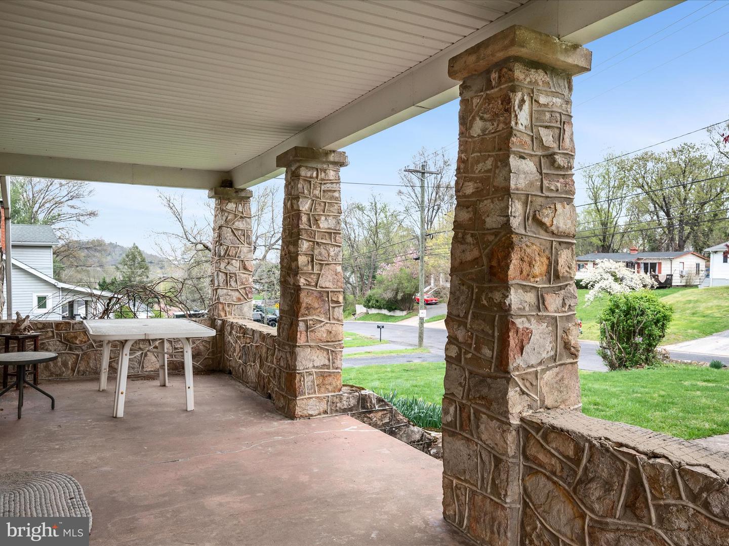 1714 N ROYAL AVE, FRONT ROYAL, Virginia 22630, 4 Bedrooms Bedrooms, ,2 BathroomsBathrooms,Residential,For sale,1714 N ROYAL AVE,VAWR2012584 MLS # VAWR2012584