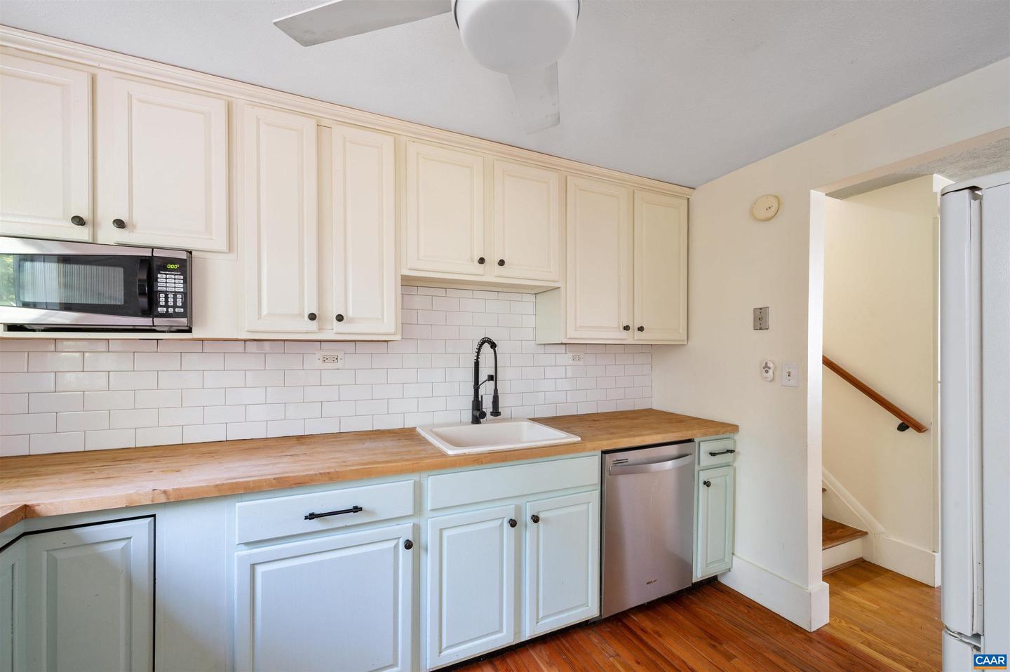 75 LUMBER LN, BARBOURSVILLE, Virginia 22923, 3 Bedrooms Bedrooms, ,1 BathroomBathrooms,Residential,For sale,75 LUMBER LN,670145 MLS # 670145 75 LUMBER LN, BARBOURSVILLE, Virginia 22923, 3 Bedrooms Bedrooms, ,1 BathroomBathrooms,Residential,For sale,75 LUMBER LN,670145 MLS # 670145