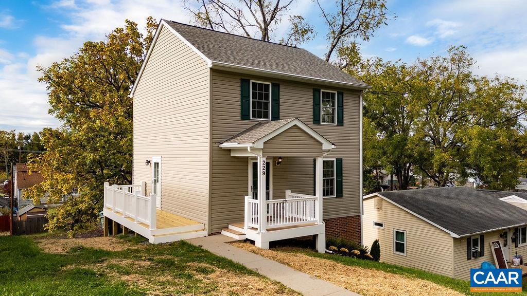 229 S WINCHESTER AVE, WAYNESBORO, Virginia 22980, 3 Bedrooms Bedrooms, ,2 BathroomsBathrooms,Residential,For sale,229 S WINCHESTER AVE,670146 MLS # 670146