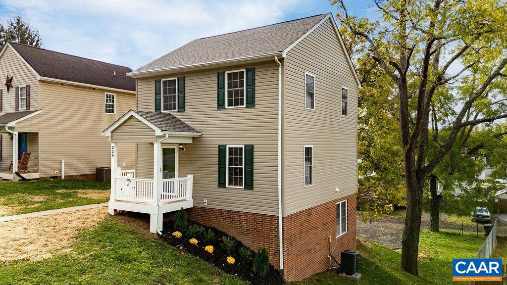 229 S WINCHESTER AVE, WAYNESBORO, Virginia 22980, 3 Bedrooms Bedrooms, ,2 BathroomsBathrooms,Residential,For sale,229 S WINCHESTER AVE,670146 MLS # 670146