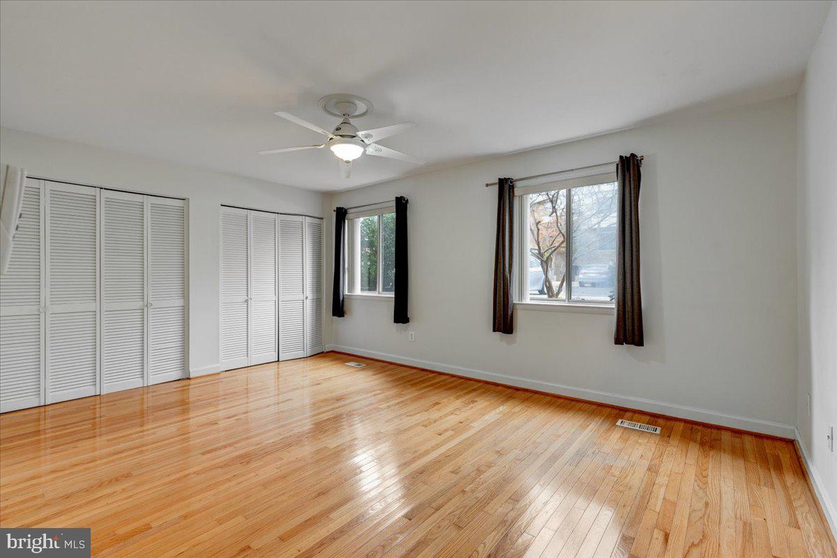 1667 S HAYES ST #1, ARLINGTON, Virginia 22202, 3 Bedrooms Bedrooms, ,2 BathroomsBathrooms,Residential,For sale,1667 S HAYES ST #1,VAAR2065064 MLS # VAAR2065064