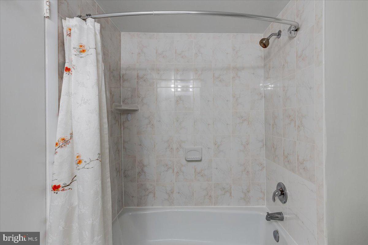 1667 S HAYES ST #1, ARLINGTON, Virginia 22202, 3 Bedrooms Bedrooms, ,2 BathroomsBathrooms,Residential,For sale,1667 S HAYES ST #1,VAAR2065064 MLS # VAAR2065064