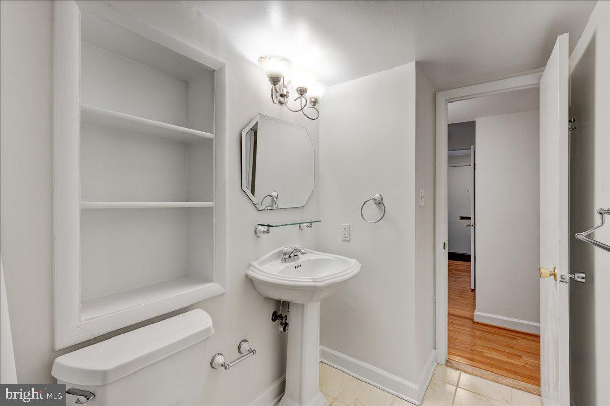 1667 S HAYES ST #1, ARLINGTON, Virginia 22202, 3 Bedrooms Bedrooms, ,2 BathroomsBathrooms,Residential,For sale,1667 S HAYES ST #1,VAAR2065064 MLS # VAAR2065064