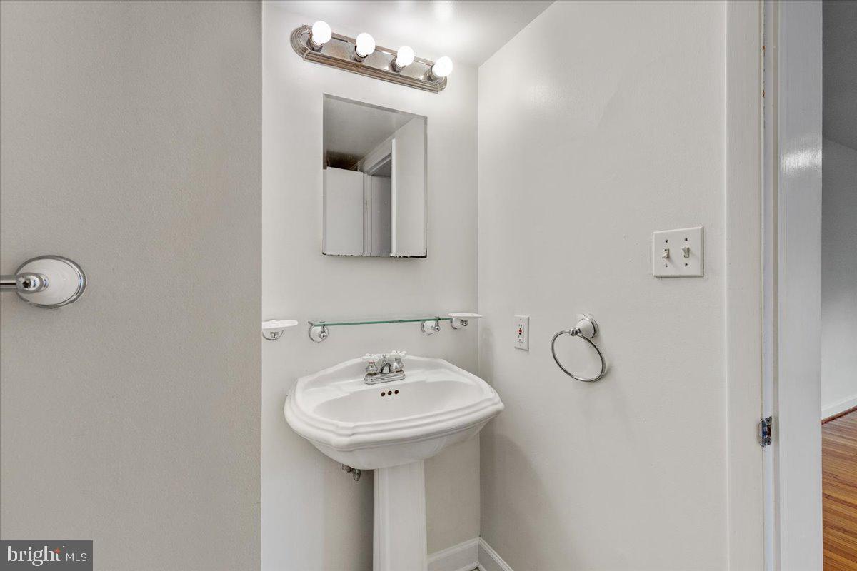 1667 S HAYES ST #1, ARLINGTON, Virginia 22202, 3 Bedrooms Bedrooms, ,2 BathroomsBathrooms,Residential,For sale,1667 S HAYES ST #1,VAAR2065064 MLS # VAAR2065064