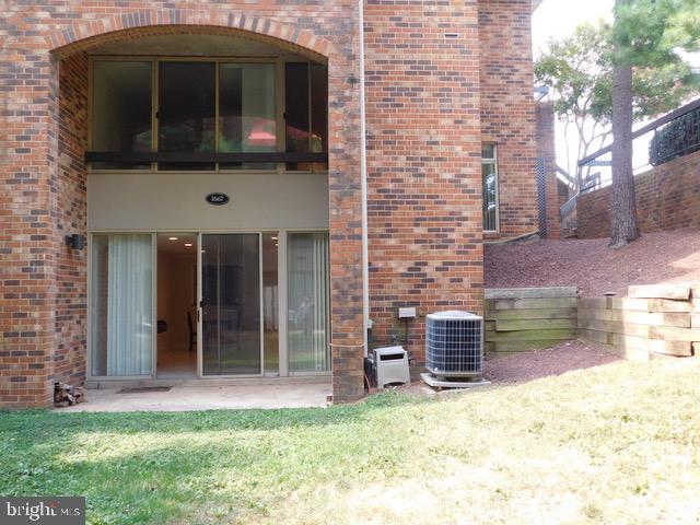 1667 S HAYES ST #1, ARLINGTON, Virginia 22202, 3 Bedrooms Bedrooms, ,2 BathroomsBathrooms,Residential,For sale,1667 S HAYES ST #1,VAAR2065064 MLS # VAAR2065064