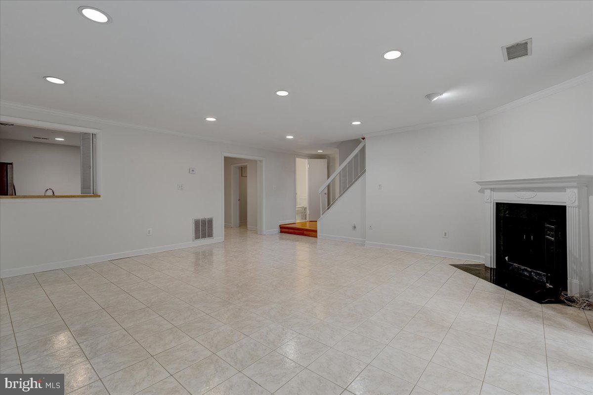 1667 S HAYES ST #1, ARLINGTON, Virginia 22202, 3 Bedrooms Bedrooms, ,2 BathroomsBathrooms,Residential,For sale,1667 S HAYES ST #1,VAAR2065064 MLS # VAAR2065064
