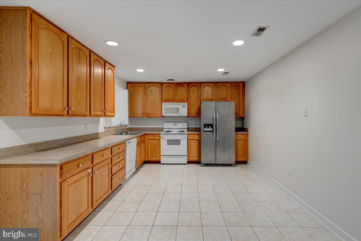 1667 S HAYES ST #1, ARLINGTON, Virginia 22202, 3 Bedrooms Bedrooms, ,2 BathroomsBathrooms,Residential,For sale,1667 S HAYES ST #1,VAAR2065064 MLS # VAAR2065064