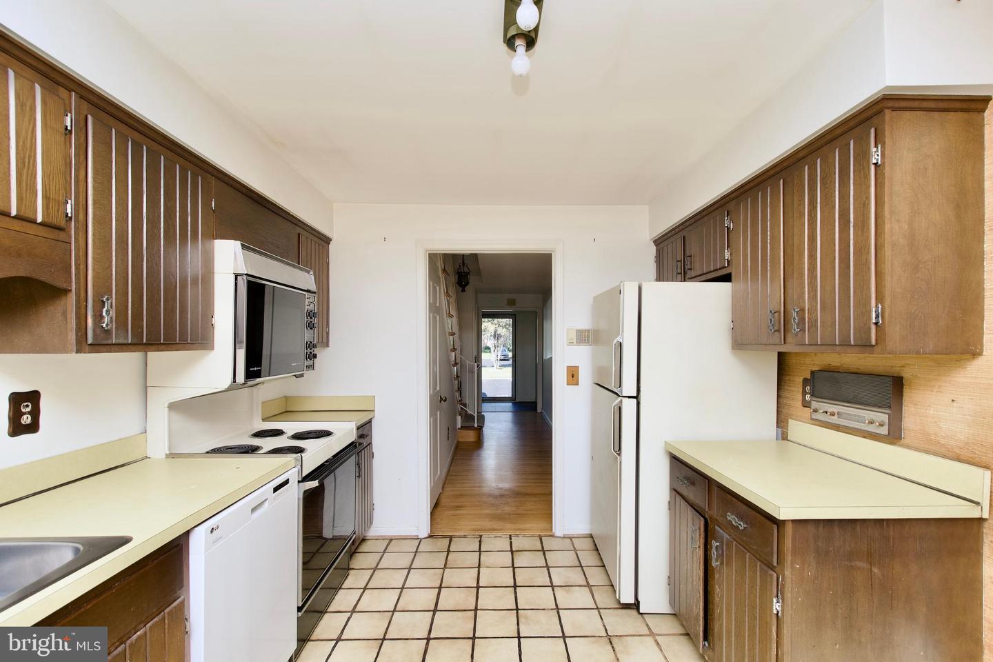 2417 FALLS PLACE CT, FALLS CHURCH, Virginia 22043, 3 Bedrooms Bedrooms, ,2 BathroomsBathrooms,Residential,For sale,2417 FALLS PLACE CT,VAFX2274992 MLS # VAFX2274992