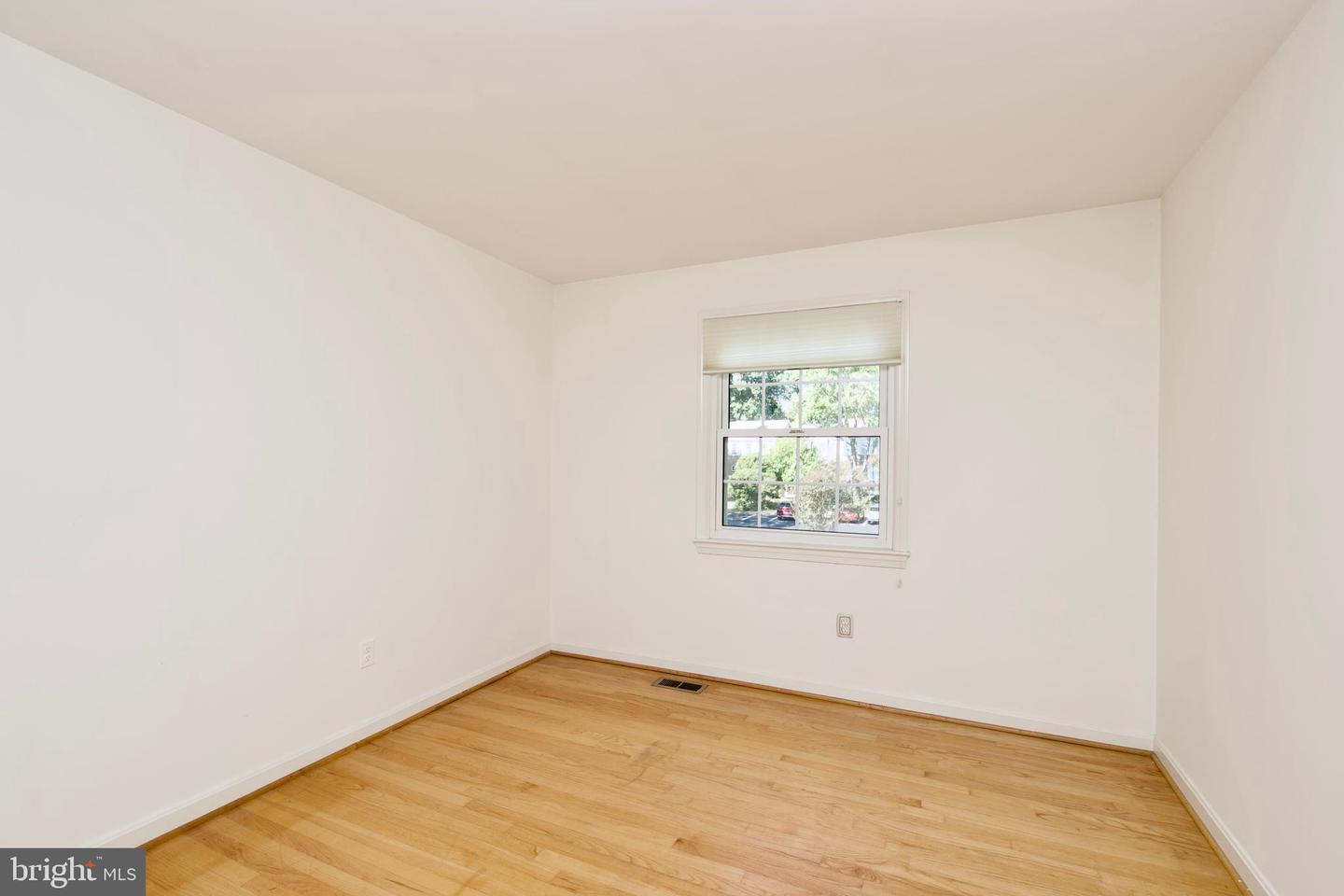 2417 FALLS PLACE CT, FALLS CHURCH, Virginia 22043, 3 Bedrooms Bedrooms, ,2 BathroomsBathrooms,Residential,For sale,2417 FALLS PLACE CT,VAFX2274992 MLS # VAFX2274992