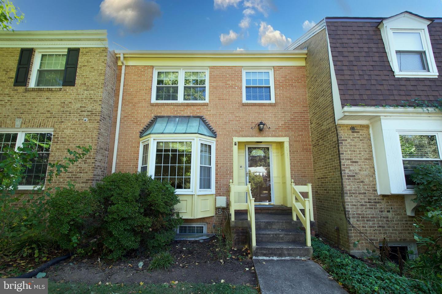 2417 FALLS PLACE CT, FALLS CHURCH, Virginia 22043, 3 Bedrooms Bedrooms, ,2 BathroomsBathrooms,Residential,For sale,2417 FALLS PLACE CT,VAFX2274992 MLS # VAFX2274992