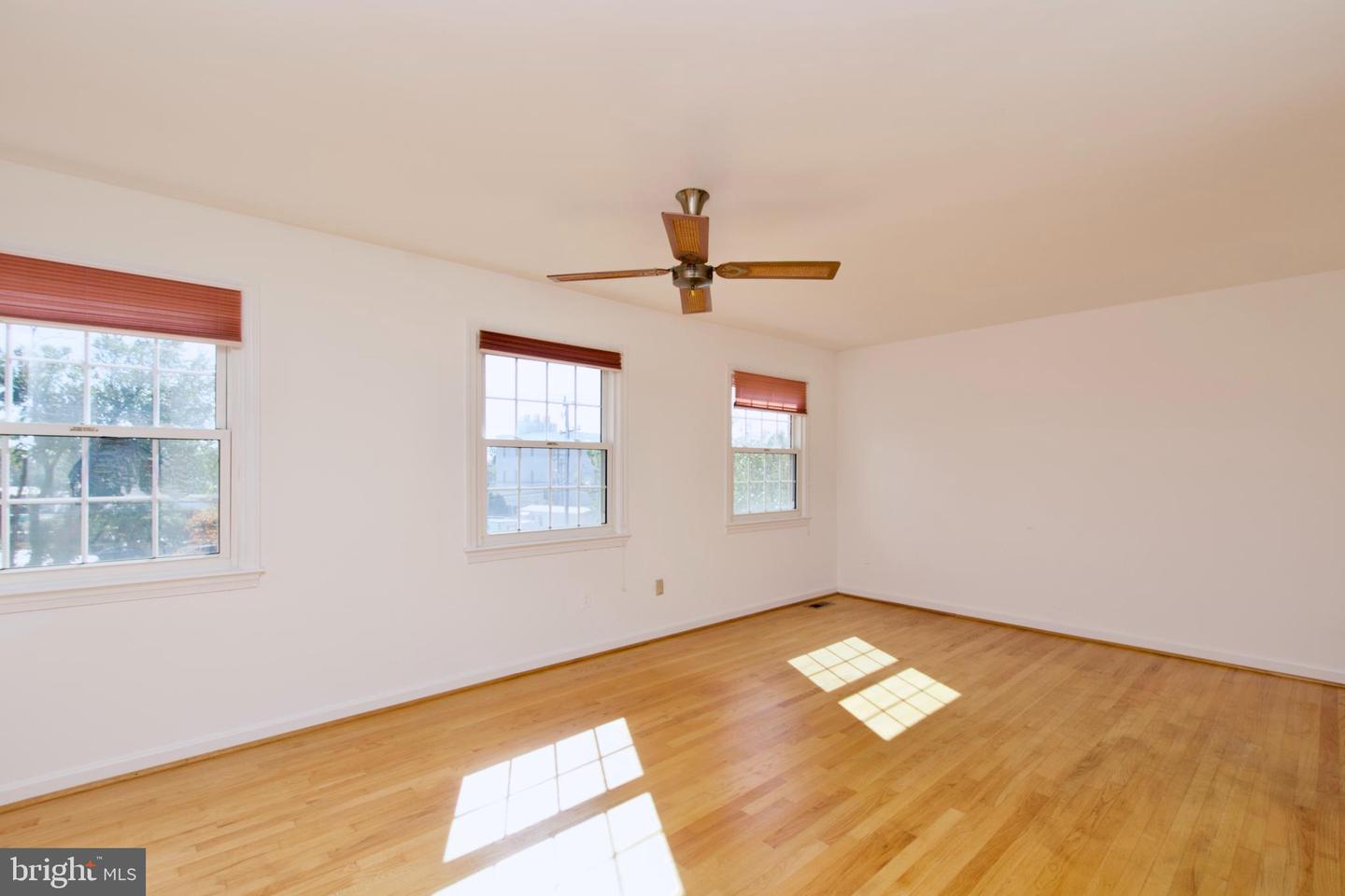 2417 FALLS PLACE CT, FALLS CHURCH, Virginia 22043, 3 Bedrooms Bedrooms, ,2 BathroomsBathrooms,Residential,For sale,2417 FALLS PLACE CT,VAFX2274992 MLS # VAFX2274992