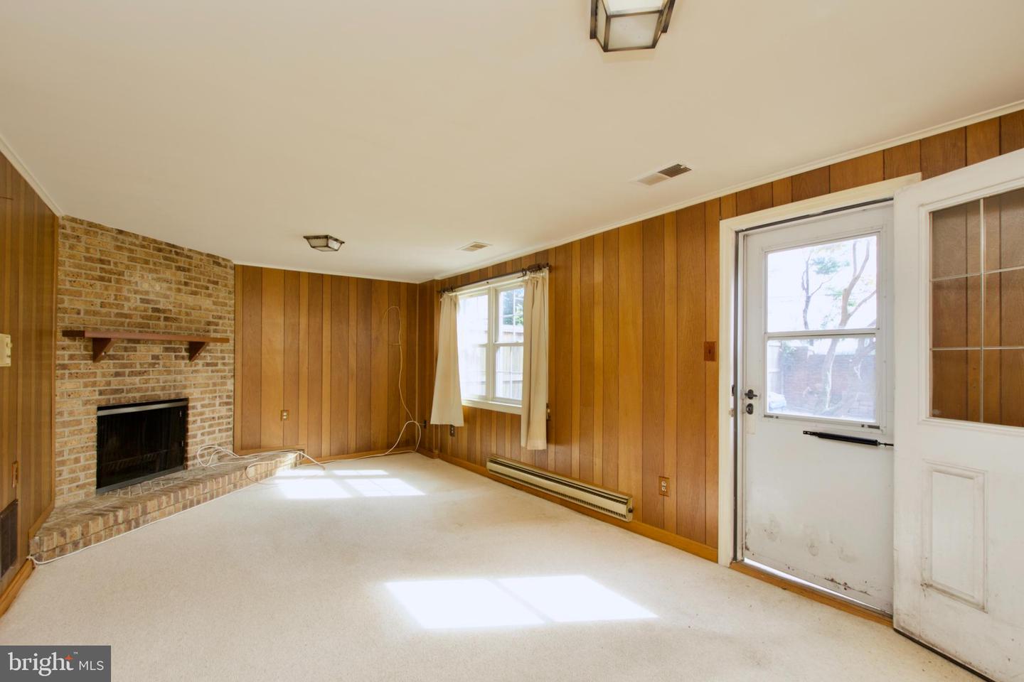 2417 FALLS PLACE CT, FALLS CHURCH, Virginia 22043, 3 Bedrooms Bedrooms, ,2 BathroomsBathrooms,Residential,For sale,2417 FALLS PLACE CT,VAFX2274992 MLS # VAFX2274992