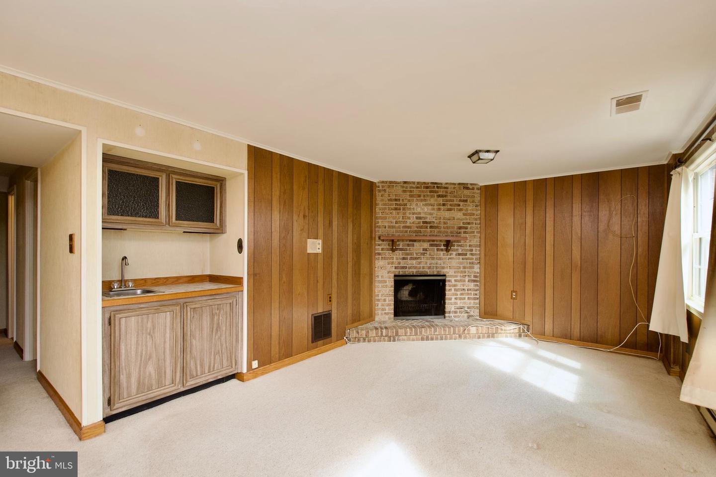 2417 FALLS PLACE CT, FALLS CHURCH, Virginia 22043, 3 Bedrooms Bedrooms, ,2 BathroomsBathrooms,Residential,For sale,2417 FALLS PLACE CT,VAFX2274992 MLS # VAFX2274992