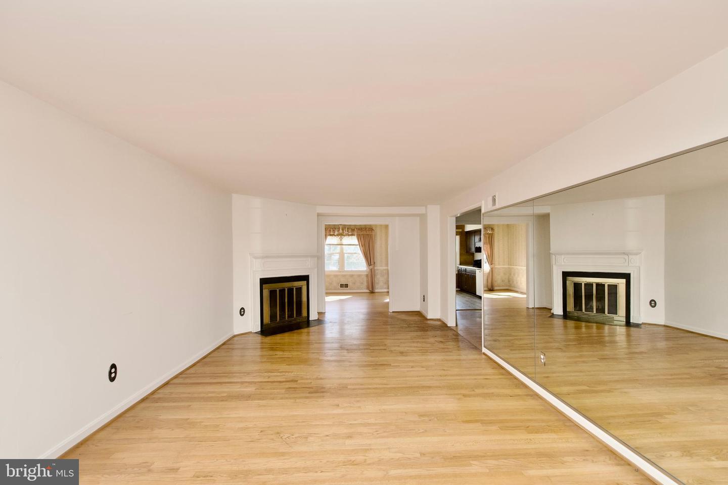 2417 FALLS PLACE CT, FALLS CHURCH, Virginia 22043, 3 Bedrooms Bedrooms, ,2 BathroomsBathrooms,Residential,For sale,2417 FALLS PLACE CT,VAFX2274992 MLS # VAFX2274992