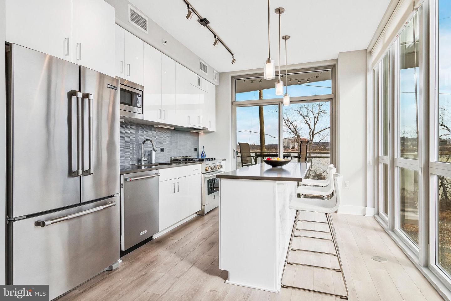 88 V ST SW #201, WASHINGTON, District Of Columbia 20024, 2 Bedrooms Bedrooms, ,2 BathroomsBathrooms,Residential,For sale,88 V ST SW #201,DCDC2227580 MLS # DCDC2227580